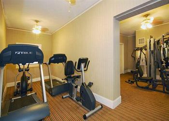 Clarion Inn & Suites New Orleans