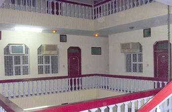 Hotel Raj Bed & Breakfast