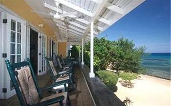 Paradise Runaway Bay 3 Bed Beachfront Villa